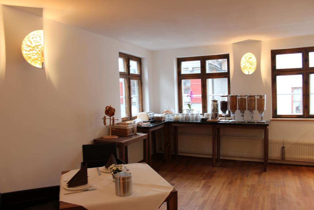 Hotel Schmales Haus Ulm Buitenkant foto