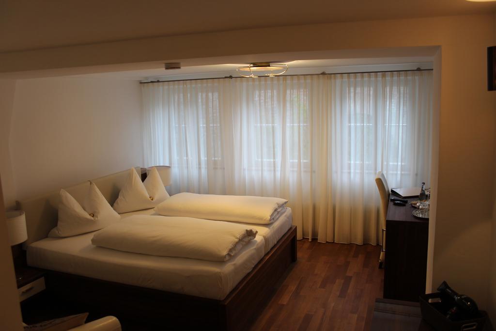 Hotel Schmales Haus Ulm Kamer foto