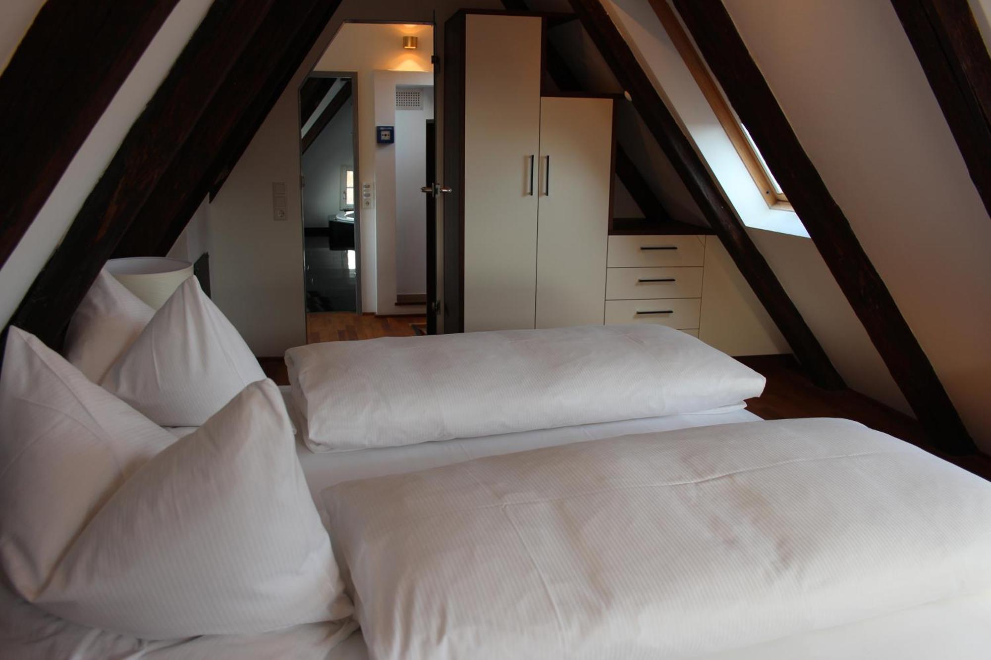 Hotel Schmales Haus Ulm Buitenkant foto