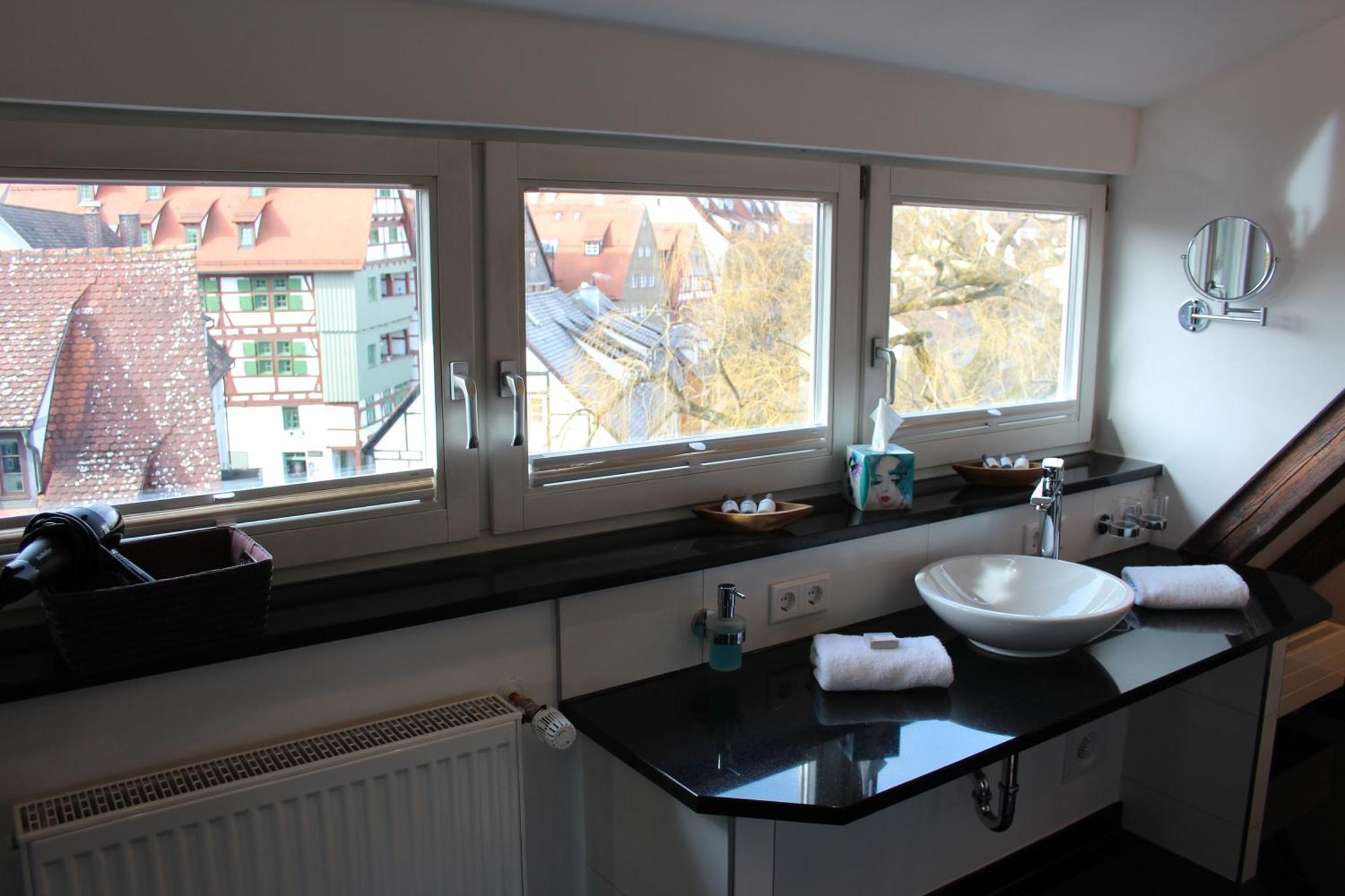 Hotel Schmales Haus Ulm Buitenkant foto